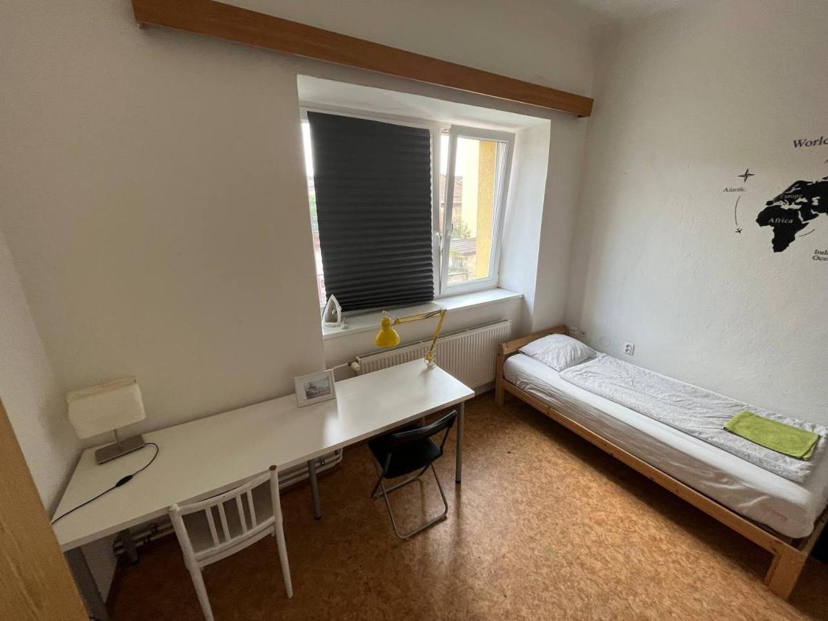 Apartamento Near Main Railway And Bus Station Brno Exterior foto